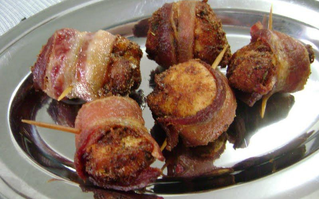 Enroladinho de frango e bacon