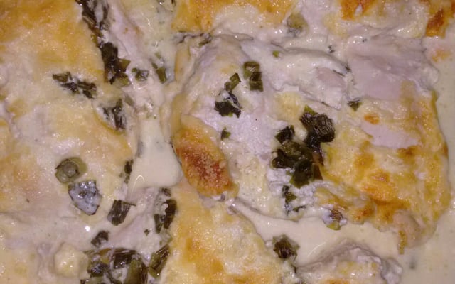 Filé de peito de frango ao forno com molho