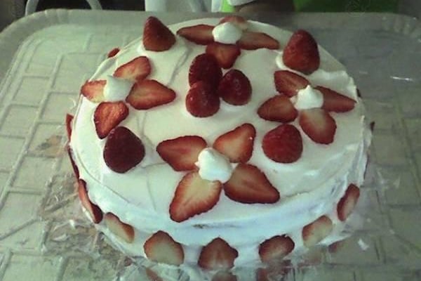 Bolo de morango e marshmallow