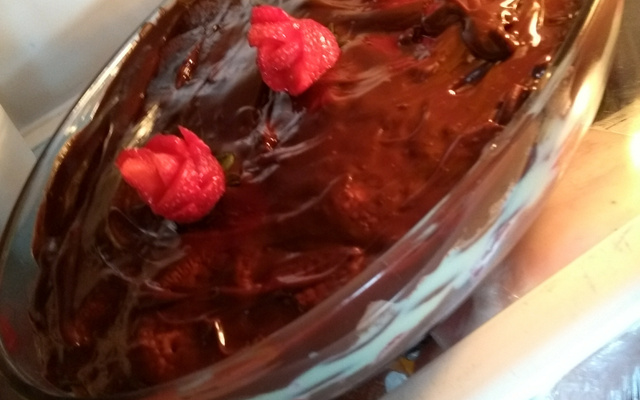 Pavê de chocolate e morango