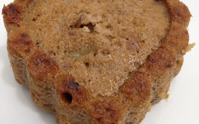 Bolo de maçã com açúcar mascavo