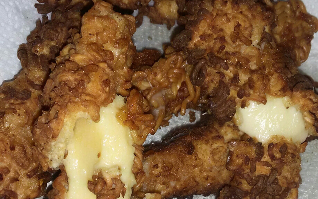 Miojo recheado com queijo