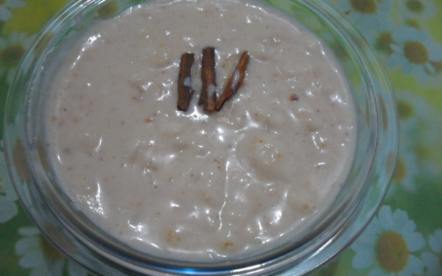 Canjica cremosa com amendoim