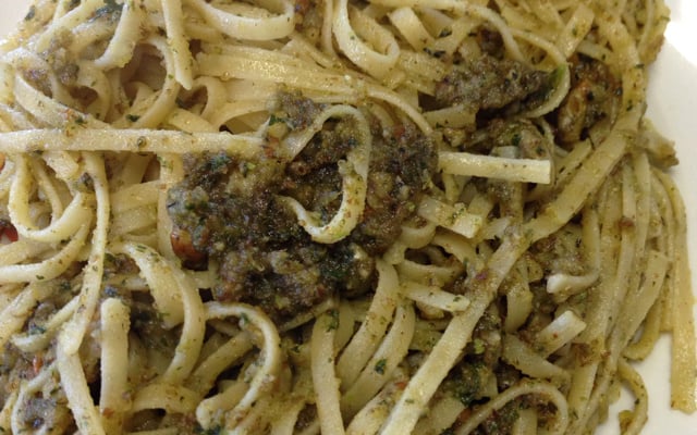Macarrão ao pesto