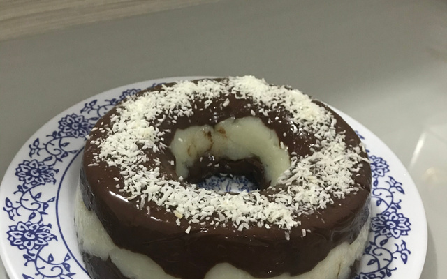 Manjar de chocolate com coco