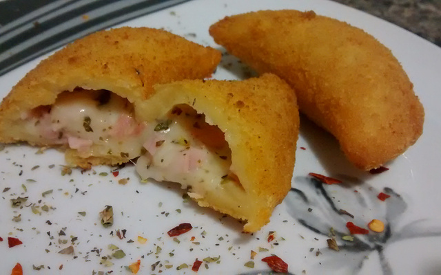 Risoles de presunto e queijo