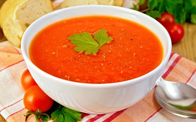 Sopa simples de tomate