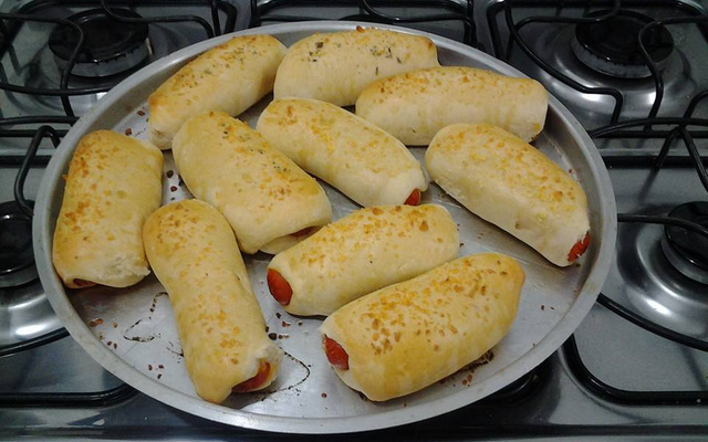 Pão de leite com salsicha