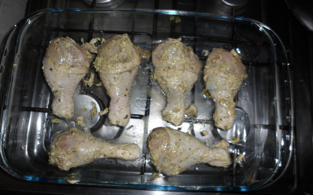 Coxa de frango assada com batatas