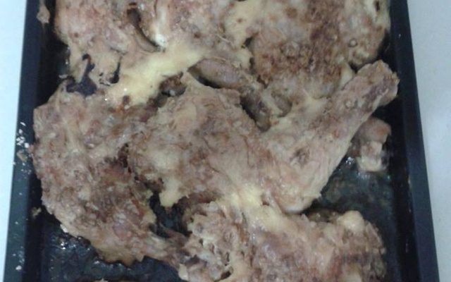 Frango assado com creme de cebola e maionese