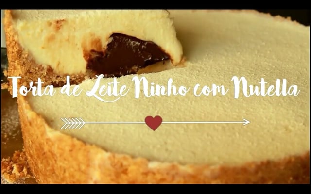 Torta de leite em pó com creme de avelã