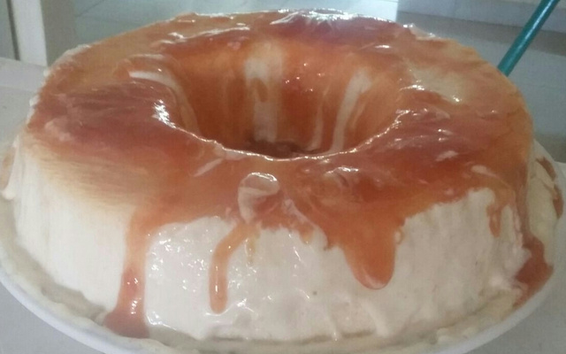 Sorvete fácil de coco com goiabada