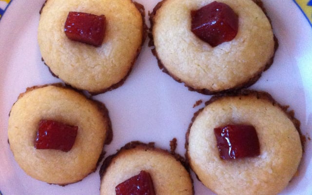 Biscoito amanteigado de goiabada