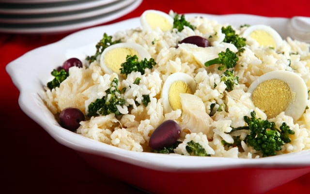 Arroz com bacalhau e brócolis