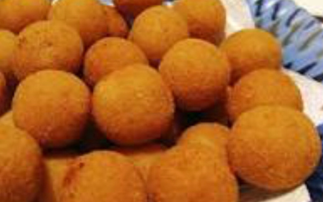 Bolinha de queijo fácil