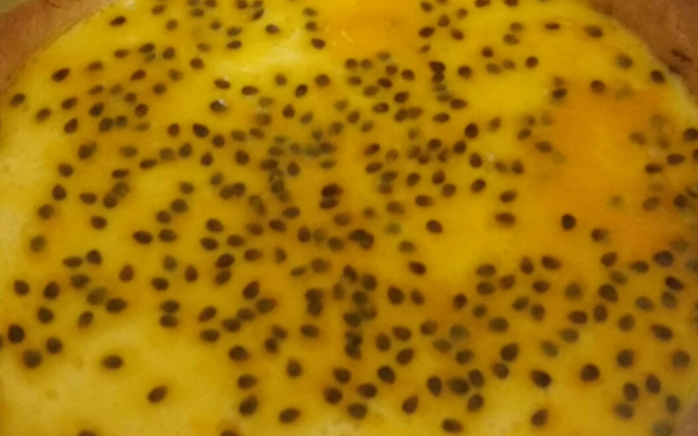 Torta de maracujá com caminha de ganache