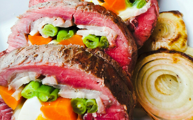 Filet mignon recheado (braciolone)