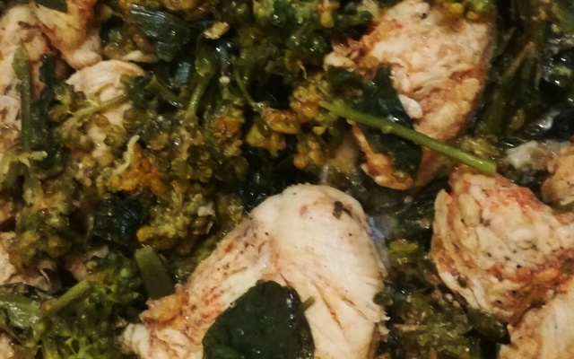 Frango com brócolis e agrião