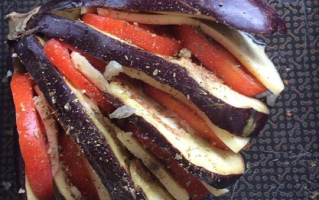 Leque de Berinjela com mussarela e tomate