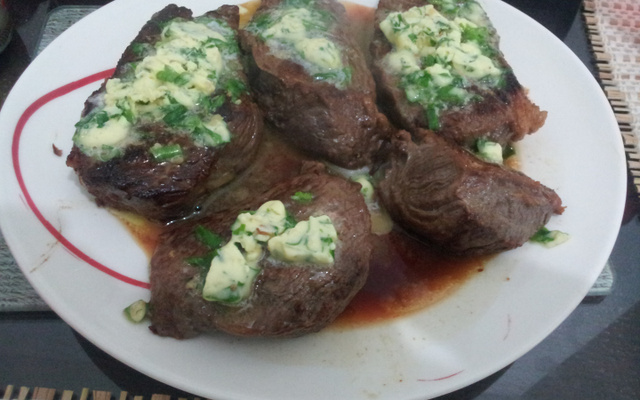 Picanha na manteiga verde