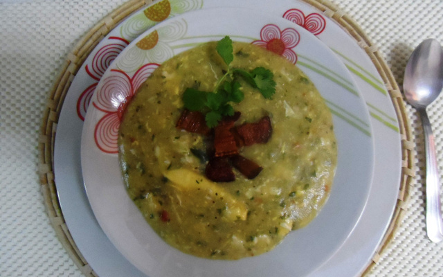 Sopinha cremosa de fubá