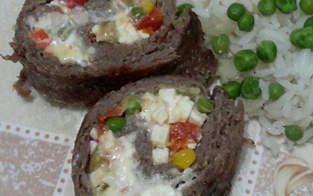 Rocambole de carne moída