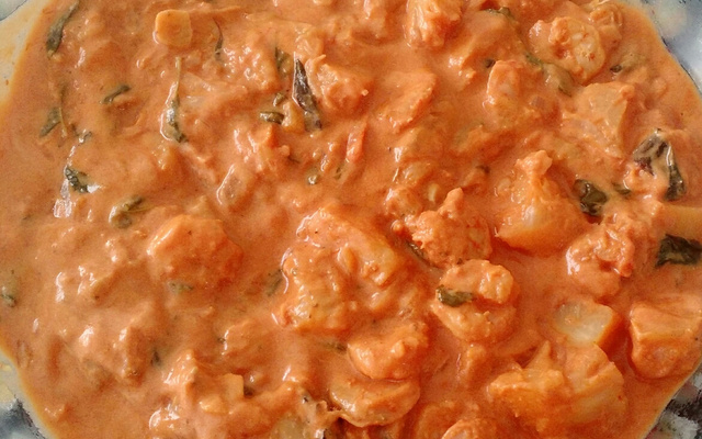 Camarão light com abacaxi e majericão