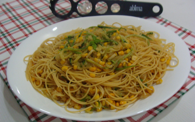 Espaguete com milho na manteiga da Abima
