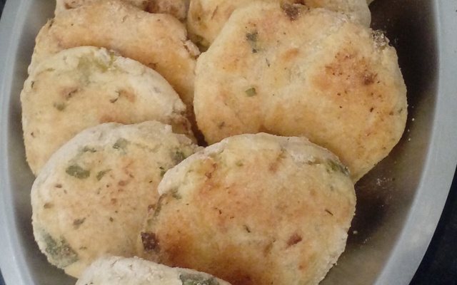 Bolinho de mandioca assado