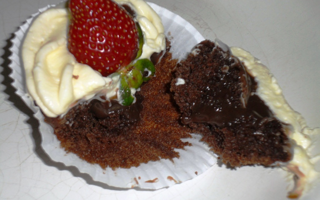 Cupcake de chocolate e Morango