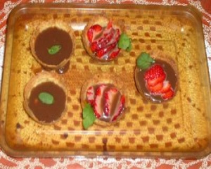 Tortinhas de frutas com chocolate