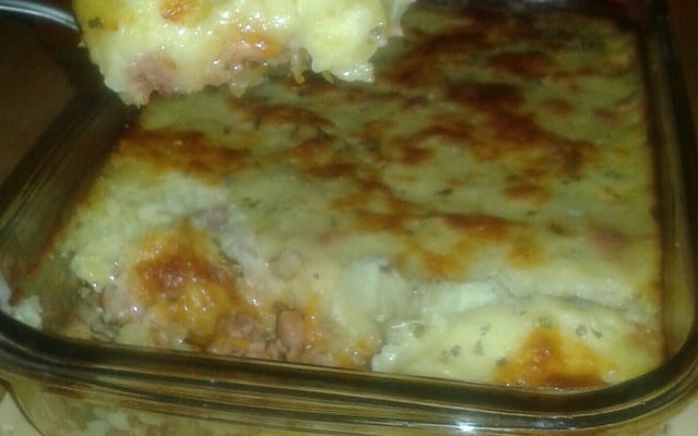 Escondidinho de linguiça