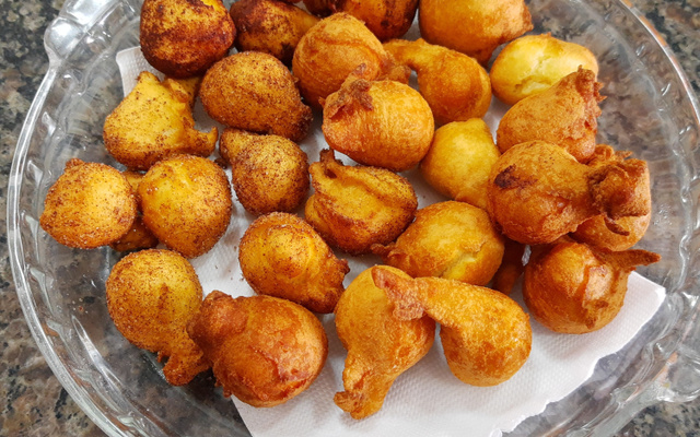 Bolinho de chuva (muito simples)