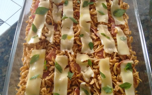 Fusilli integral ao molho de biomassa, ricota fresca e iogurte da Leila C.