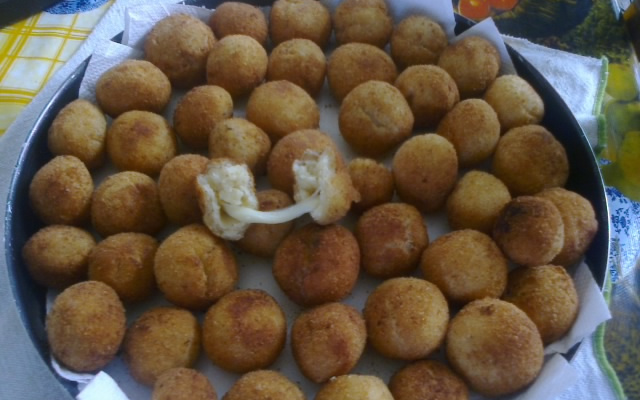 Salgadinho de festa (risóles, bolinha de queijo, coxinha)