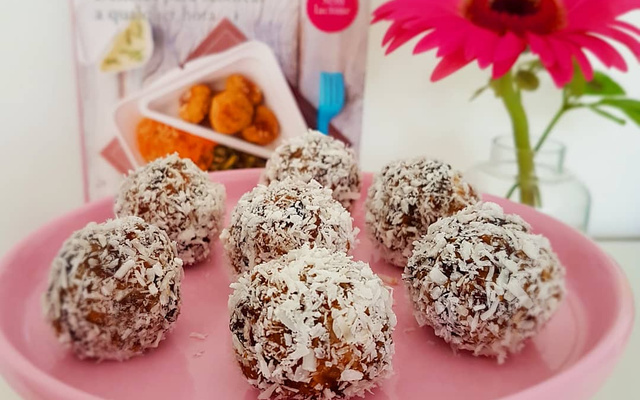 Docinho de ameixa com coco