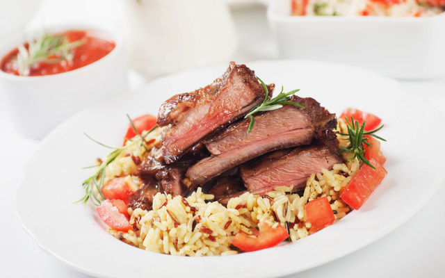 Costelinha de porco com queijo coalho