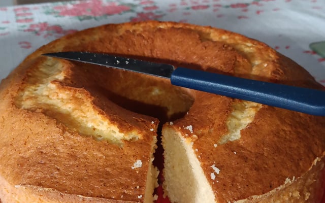 Bolo de farinha de trigo simples