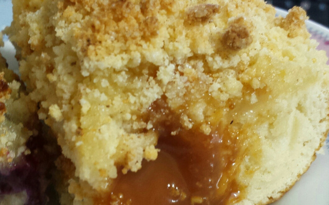 Cuca de banana com farofa