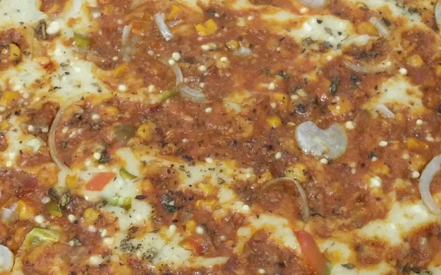 Pizza de sardinha da Tatá