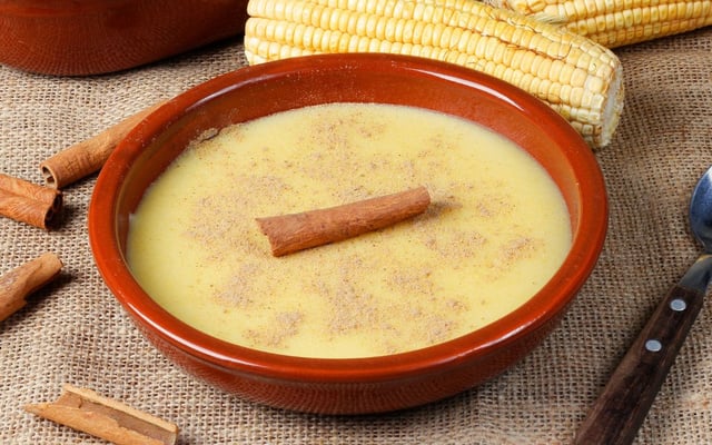 Curau de milho com leite condensado e creme de leite cremoso