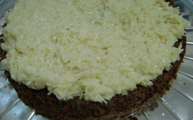 Bolo prestígio à moda Mi