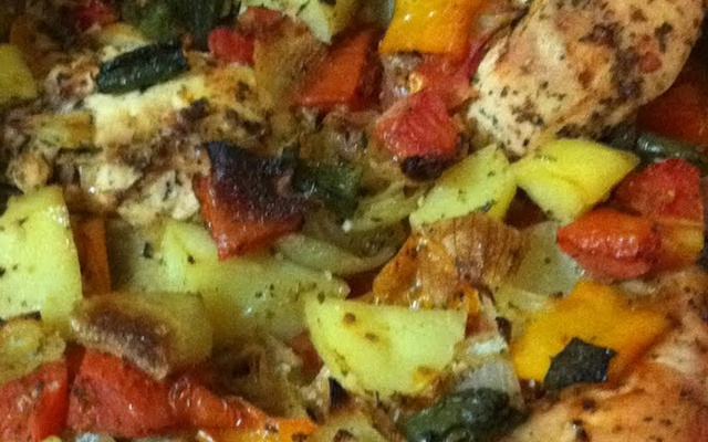 Frango assado com batatas