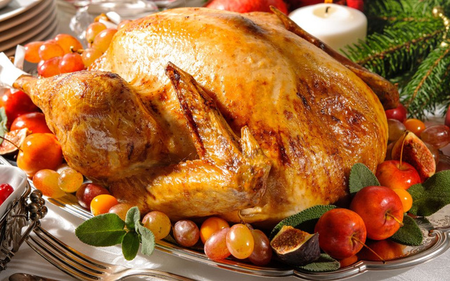 Peru com calda de maracujá