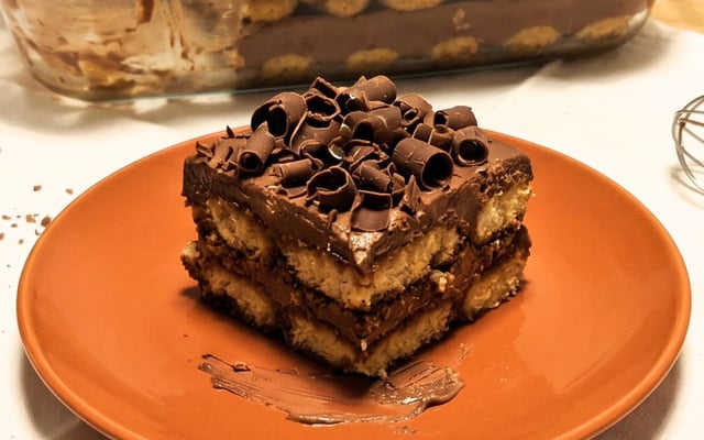 Pavê de chocolate com biscoito champanhe sem desmoronar