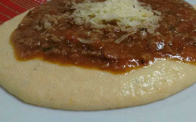 Polenta cremosa ao leite