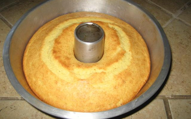 Bolo caipira de fubá