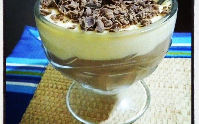 Mousse de maracujá com chocolate