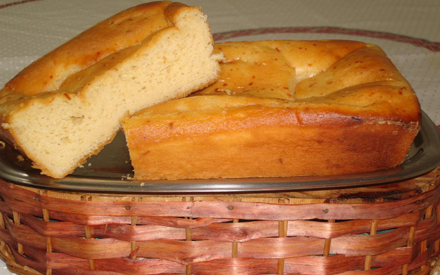 Pão caipira com queijo
