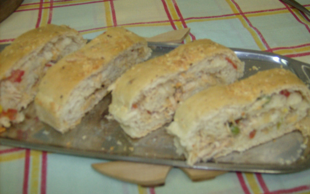 Baguetes recheado de frango com legumes